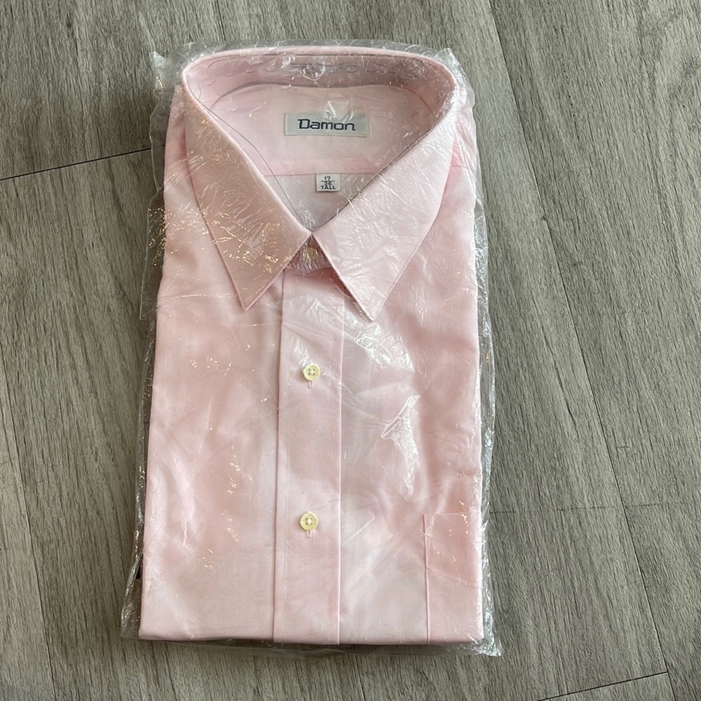 NWT MENS BUTTON DOWN LIGHT PINK SHIRT
